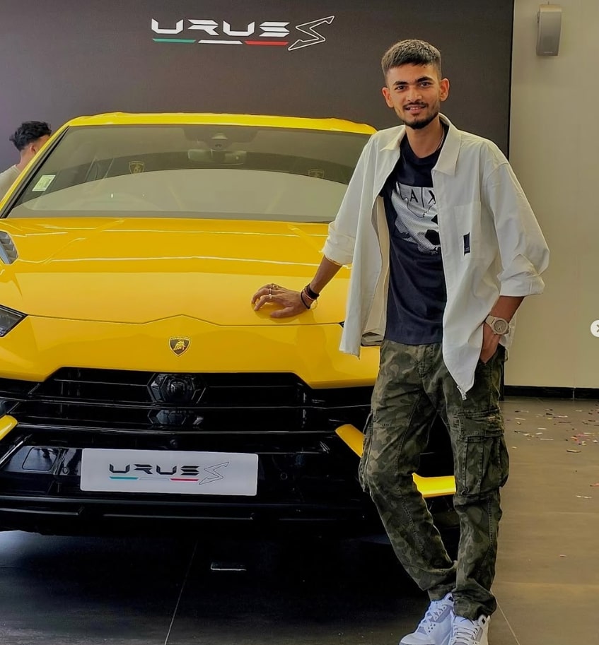 Anurag Dwivedi Net Worth